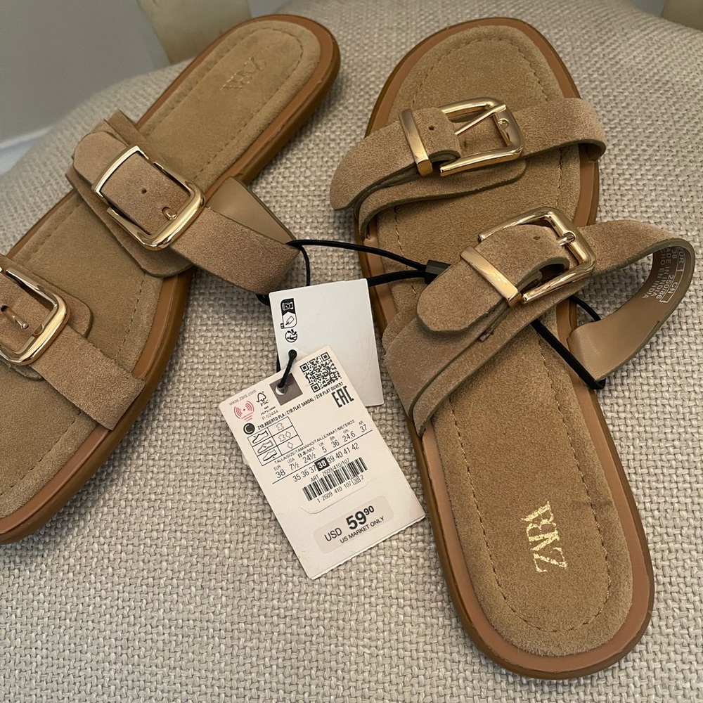 BRAND NEW WITH TAG 
ZARA SANDALS 
SIZE 8 
CAMEL COLOR